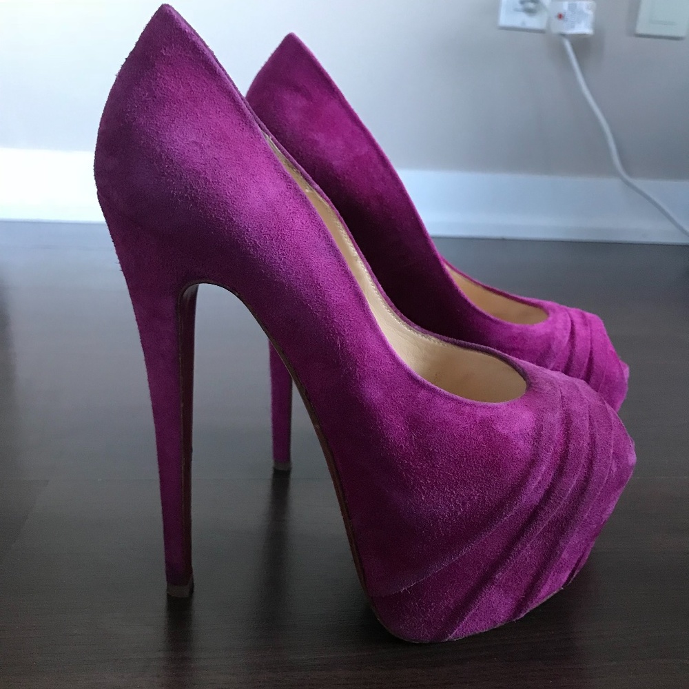 Christian Louboutin Peep Toe